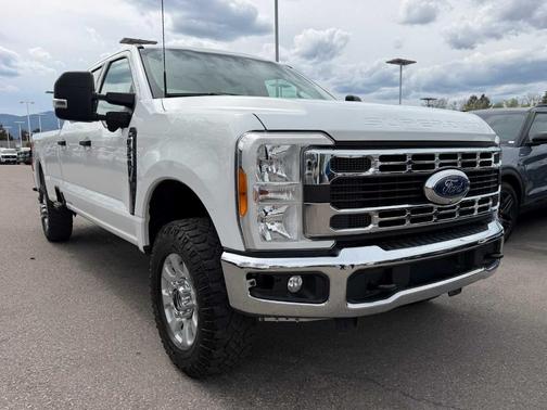 Oxford White 2023 Ford F-350 XLT