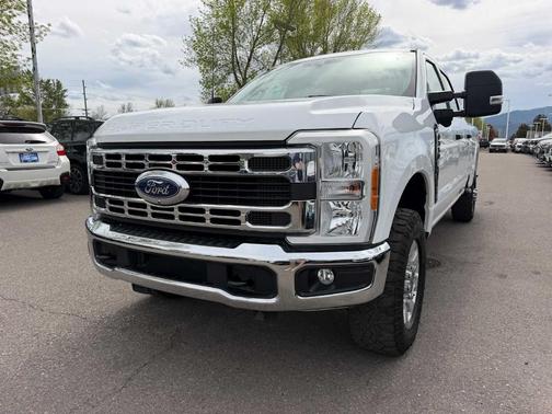 Oxford White 2023 Ford F-350 XLT