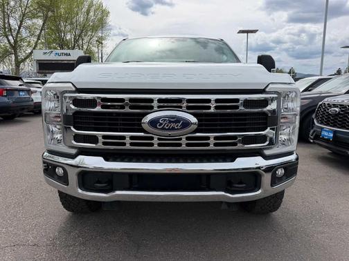 Oxford White 2023 Ford F-350 XLT