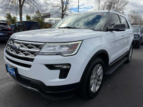 Oxford White 2018 Ford Explorer XLT