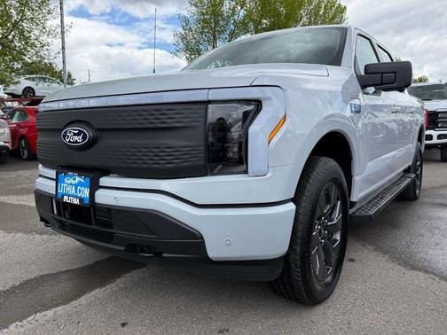 2025 Ford F-150 Lightning Flash