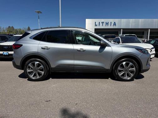 Iconic Silver Metallic 2024 Ford Escape Platinum