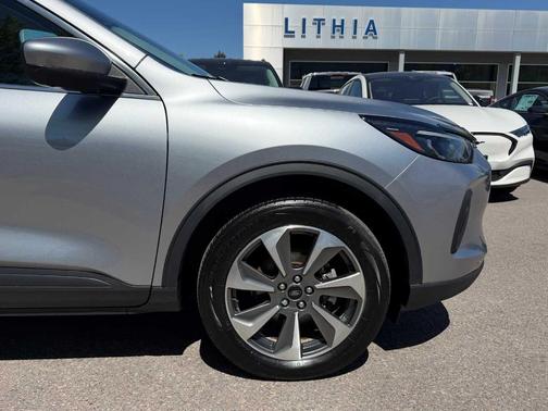 Iconic Silver Metallic 2024 Ford Escape Platinum
