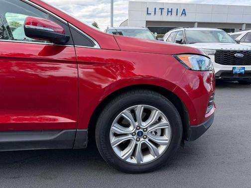 Rapid Red Metallic Tinted Clearcoat 2020 Ford Edge Titanium