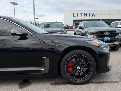 2022 Kia Stinger GT1