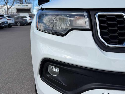 Bright White Clearcoat 2024 Jeep Compass Latitude