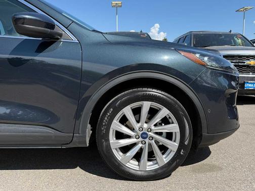 2022 Ford Escape Titanium