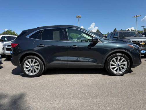 2022 Ford Escape Titanium