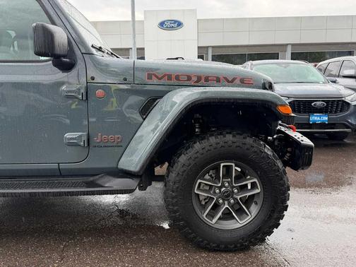Anvil Clearcoat 2025 Jeep Gladiator Mojave