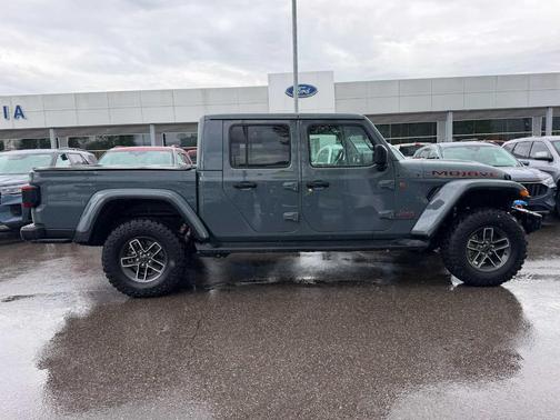 Anvil Clearcoat 2025 Jeep Gladiator Mojave