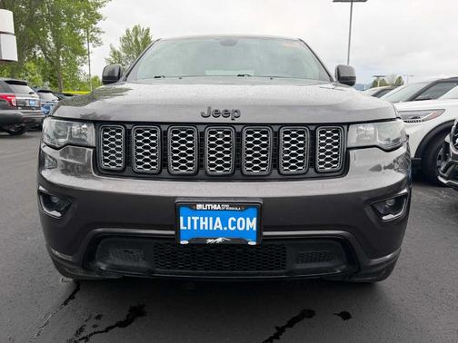 Granite Crystal Clearcoat Metallic 2017 Jeep Grand Cherokee Altitude