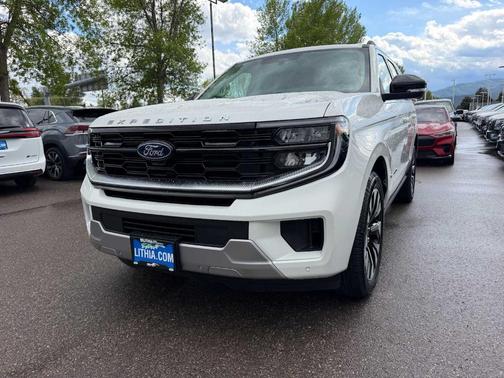 Star White 2026 Ford Expedition Platinum