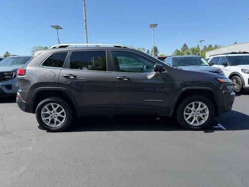 Granite Crystal Clearcoat Metallic 2017 Jeep Cherokee Latitude