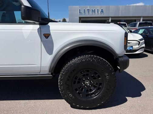 Oxford White 2026 Ford Bronco Badlands