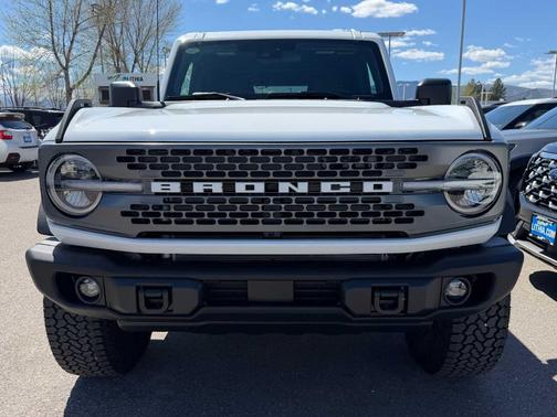 Oxford White 2026 Ford Bronco Badlands