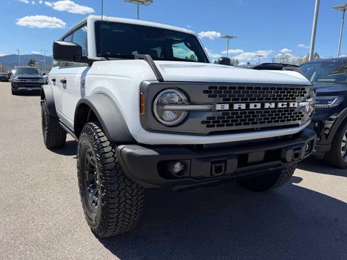 Oxford White 2026 Ford Bronco Badlands