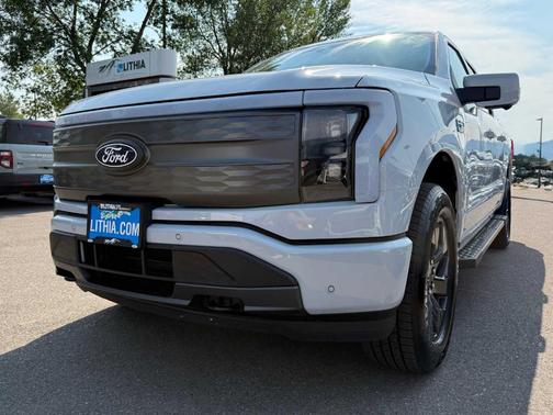 2025 Ford F-150 Lightning LARIAT