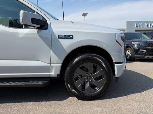 2025 Ford F-150 Lightning LARIAT