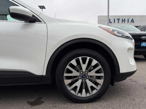 2022 Ford Escape Titanium