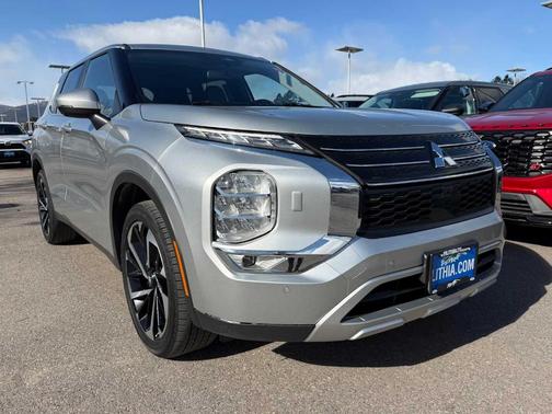2024 Mitsubishi Outlander SE