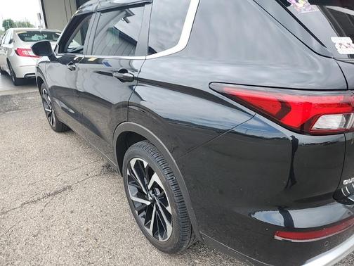 2022 Mitsubishi Outlander SE