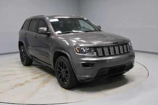 2020 Jeep Grand Cherokee LAREDO