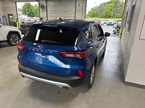 ATLAS BLUE METALLIC 2023 Ford Escape ACTIVE