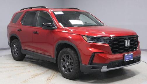 Radiant Red Metallic II 2025 Honda Pilot TRAILSPORT