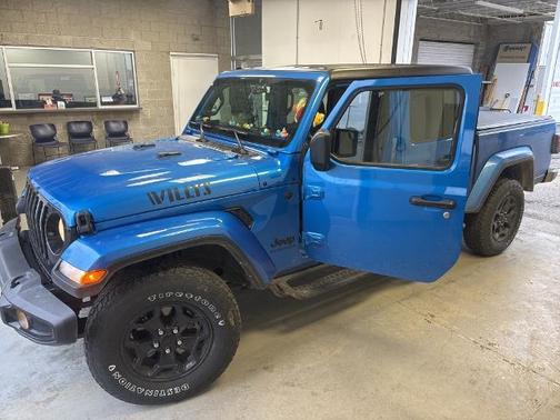 2022 Jeep Gladiator SPORT