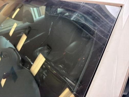 Bright White Clearcoat 2020 Jeep Cherokee LIMITED