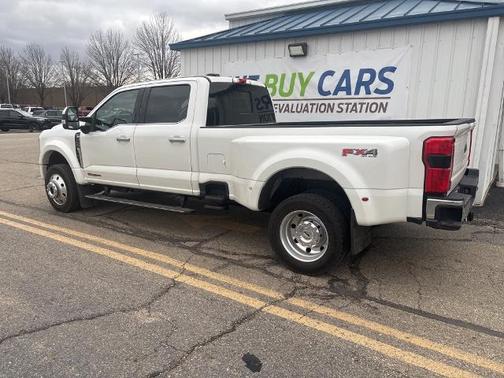 2024 Ford F-450 LARIAT DRW