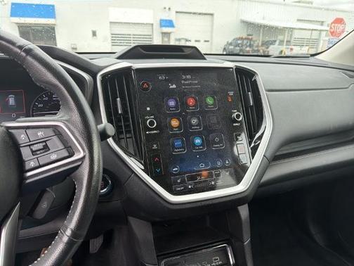 Crystal White Pearl 2023 Subaru Ascent LIMITED 7-PASSENGER