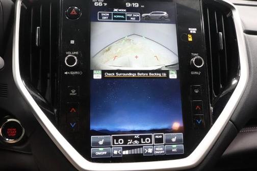 Crystal White Pearl 2023 Subaru Ascent LIMITED 7-PASSENGER
