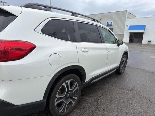 Crystal White Pearl 2023 Subaru Ascent LIMITED 7-PASSENGER