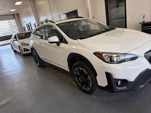 Crystal White Pearl 2022 Subaru Crosstrek PREMIUM