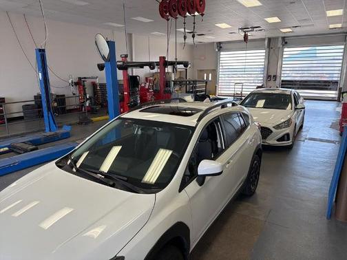 Crystal White Pearl 2022 Subaru Crosstrek PREMIUM