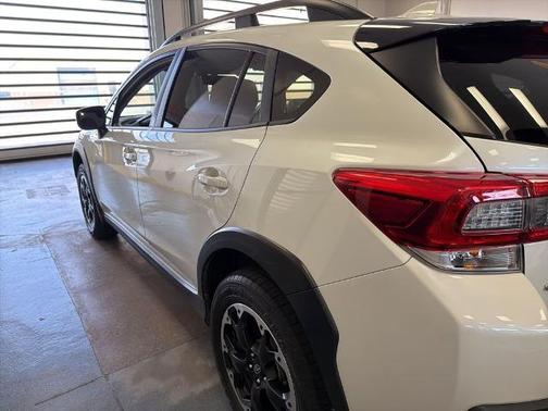 Crystal White Pearl 2022 Subaru Crosstrek PREMIUM