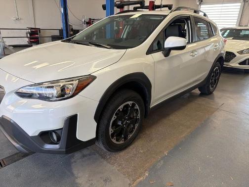 Crystal White Pearl 2022 Subaru Crosstrek PREMIUM