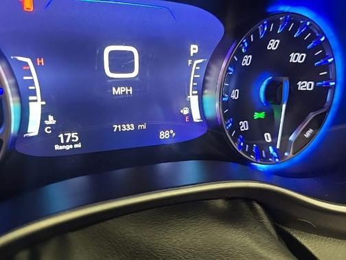 Brilliant Black Crystal Pearlcoat 2023 Chrysler Pacifica TOURING L
