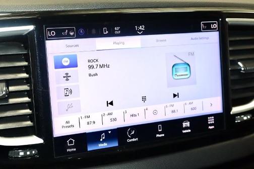 Brilliant Black Crystal Pearlcoat 2023 Chrysler Pacifica TOURING L
