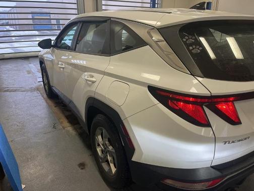 2022 Hyundai TUCSON SE