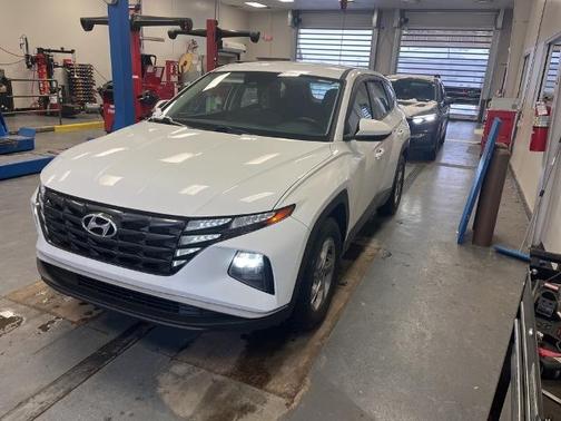 2022 Hyundai TUCSON SE