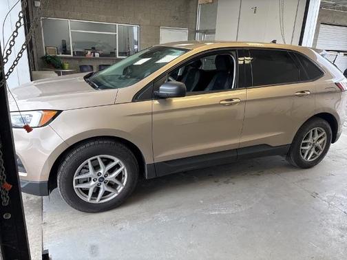 2021 Ford Edge SE