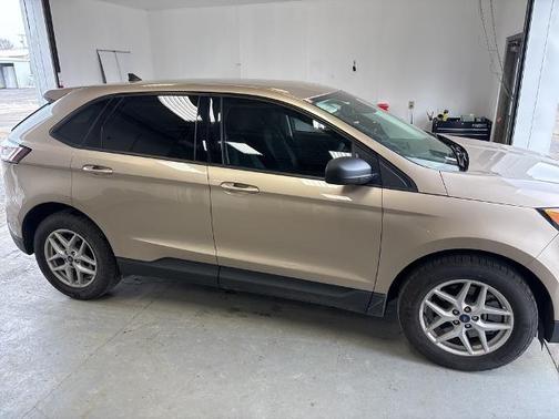 2021 Ford Edge SE