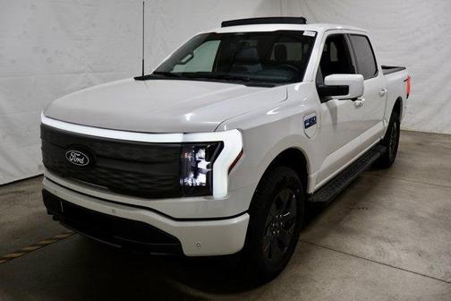 2025 Ford F-150 Lightning LARIAT