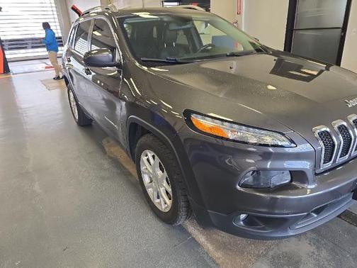 Granite Crystal Clearcoat Metallic 2018 Jeep Cherokee LATITUDE PLUS