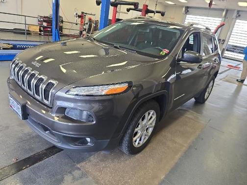 Granite Crystal Clearcoat Metallic 2018 Jeep Cherokee LATITUDE PLUS