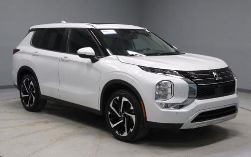 2023 Mitsubishi Outlander SE