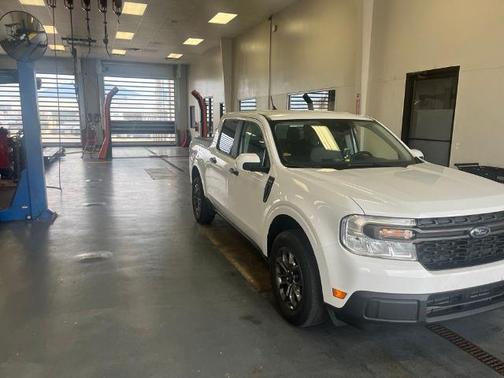 OXFORD WHITE 2023 Ford Maverick XLT