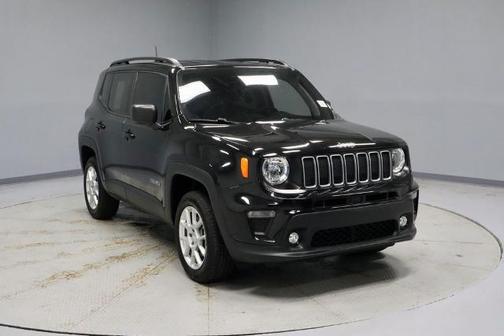 Black Clearcoat 2023 Jeep Renegade LATITUDE